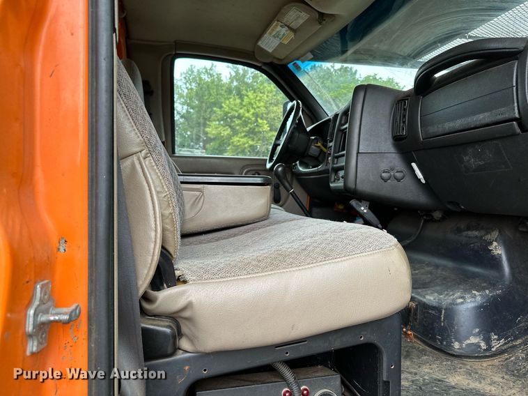 image for item MQ9367 2008 GMC C7500  forestry bucket truck