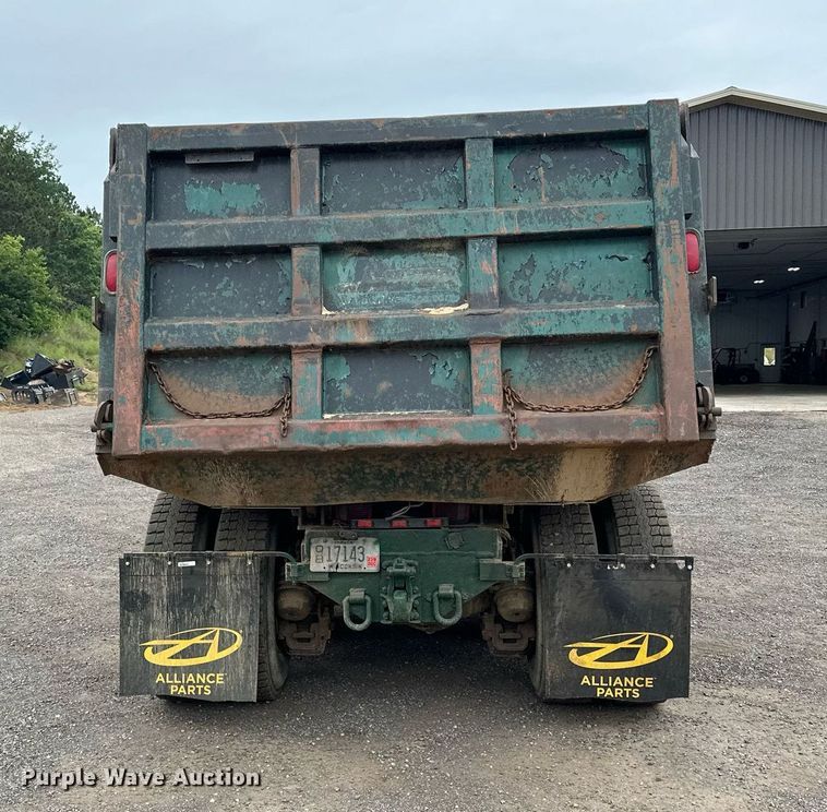 image for item MQ9368 1992 Mack RD688S  dump truck