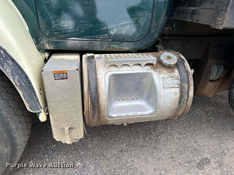 image for item MQ9368 1992 Mack RD688S  dump truck