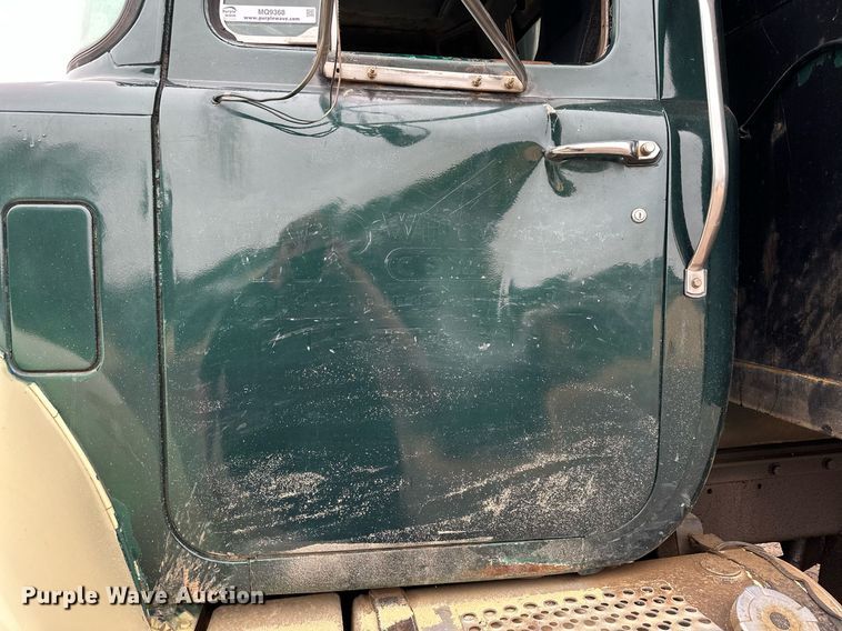 image for item MQ9368 1992 Mack RD688S  dump truck