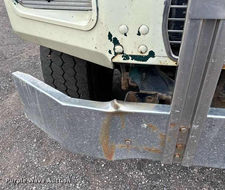 image for item MQ9368 1992 Mack RD688S  dump truck