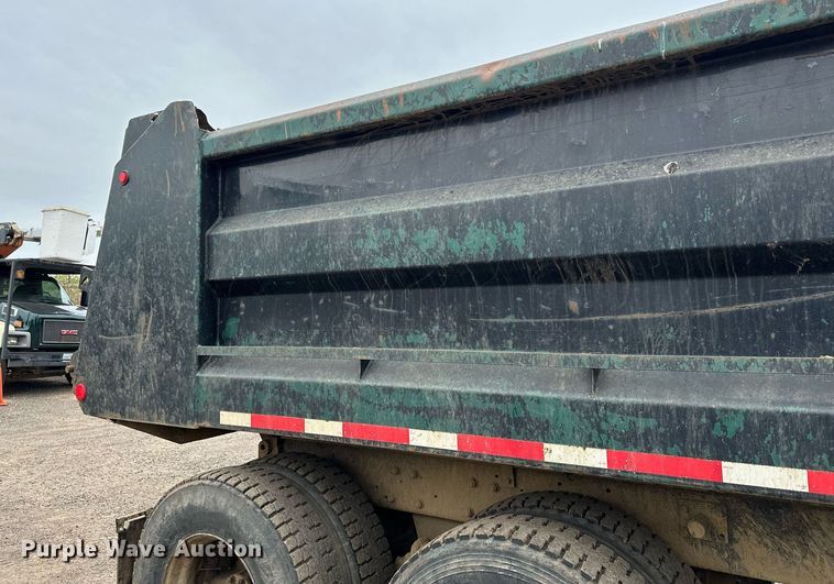 image for item MQ9368 1992 Mack RD688S  dump truck