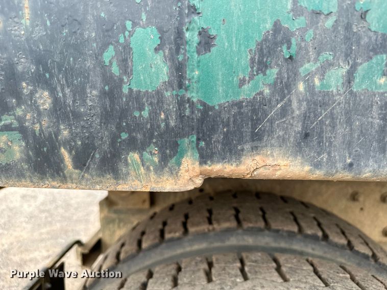 image for item MQ9368 1992 Mack RD688S  dump truck