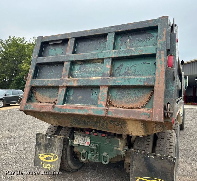 image for item MQ9368 1992 Mack RD688S  dump truck