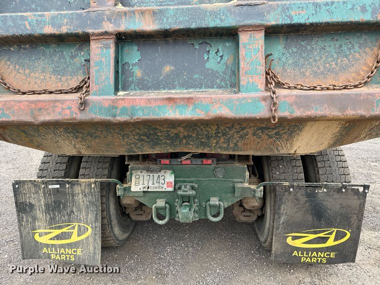 image for item MQ9368 1992 Mack RD688S  dump truck