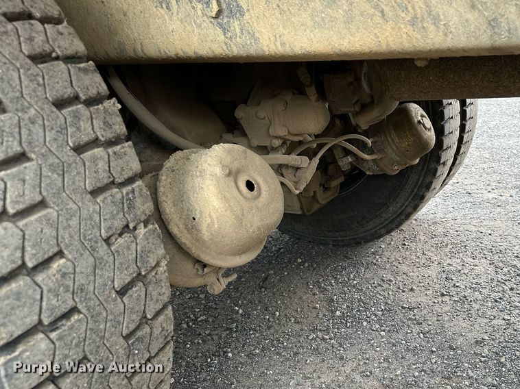 image for item MQ9368 1992 Mack RD688S  dump truck