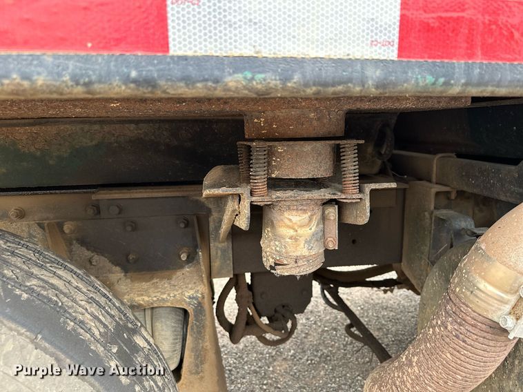 image for item MQ9368 1992 Mack RD688S  dump truck