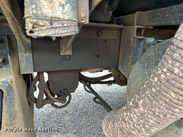 image for item MQ9368 1992 Mack RD688S  dump truck