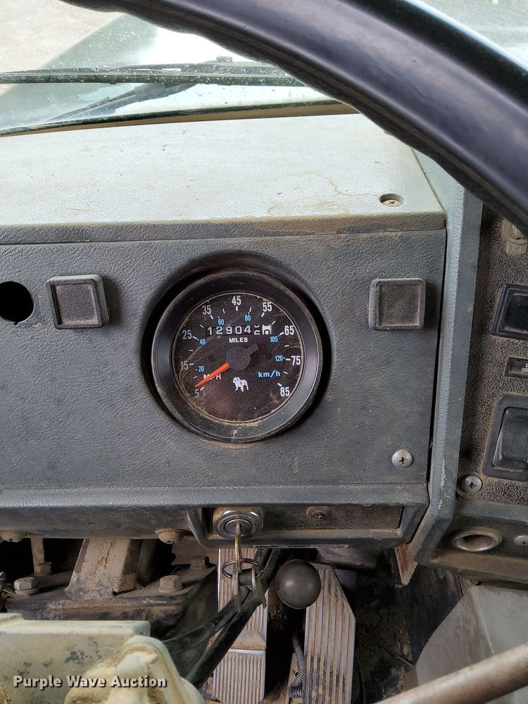 image for item MQ9368 1992 Mack RD688S  dump truck