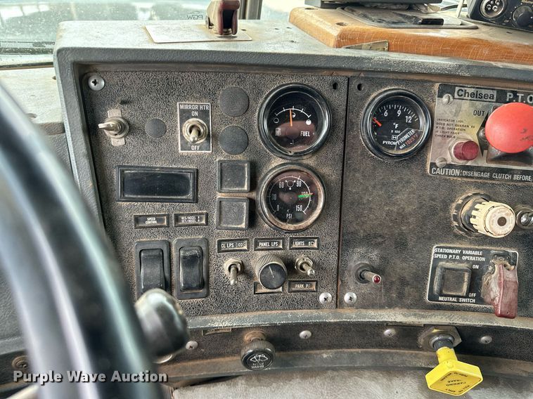 image for item MQ9368 1992 Mack RD688S  dump truck