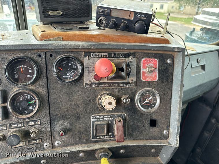 image for item MQ9368 1992 Mack RD688S  dump truck