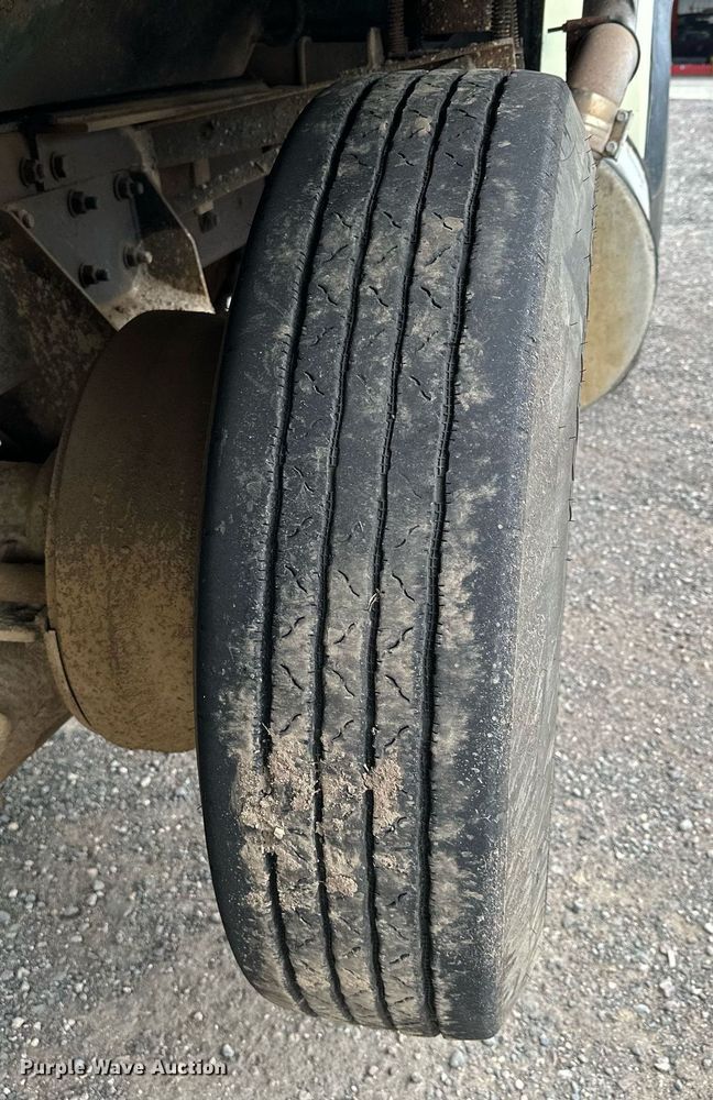 image for item MQ9368 1992 Mack RD688S  dump truck