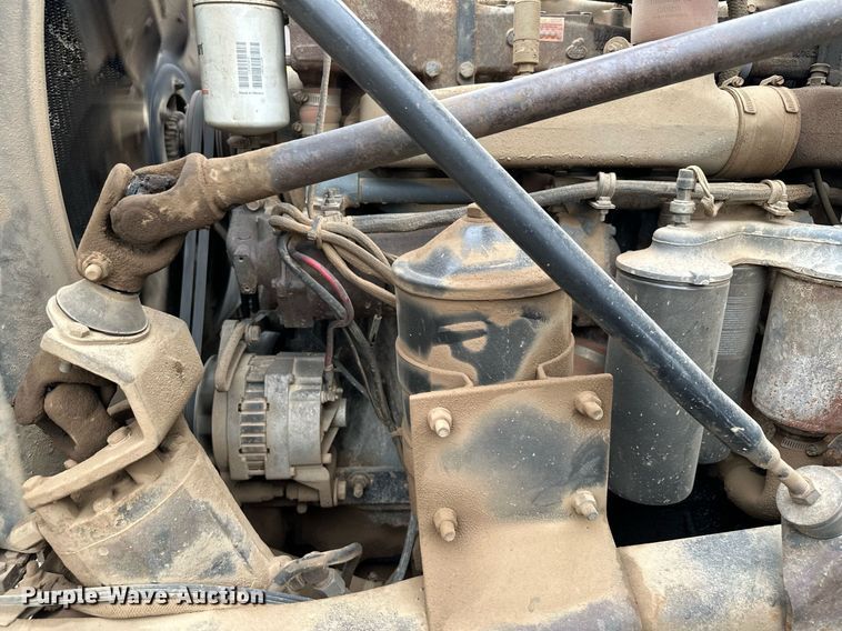 image for item MQ9368 1992 Mack RD688S  dump truck