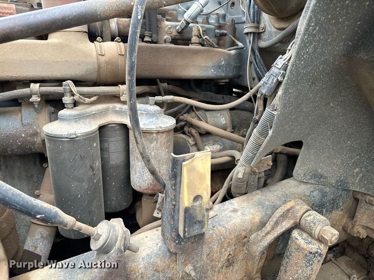 image for item MQ9368 1992 Mack RD688S  dump truck