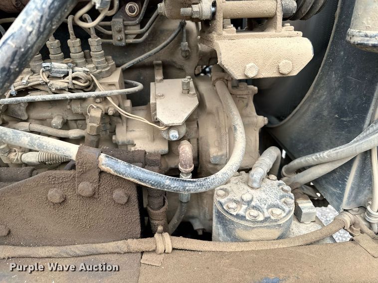 image for item MQ9368 1992 Mack RD688S  dump truck