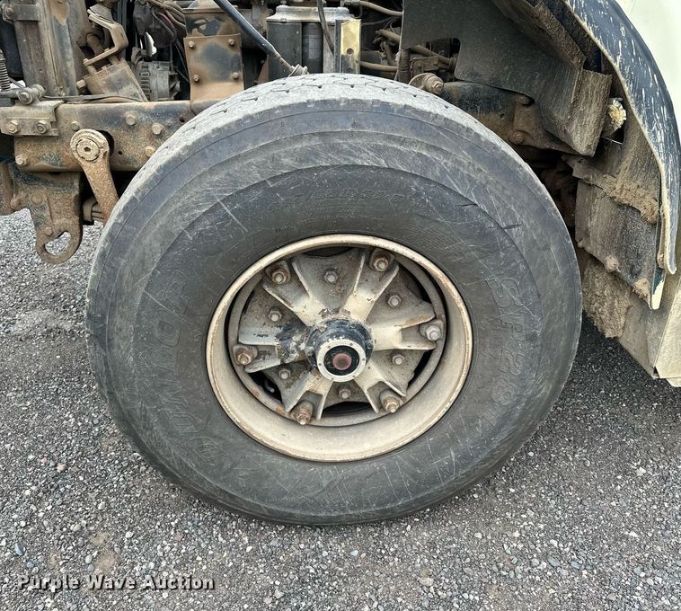 image for item MQ9368 1992 Mack RD688S  dump truck