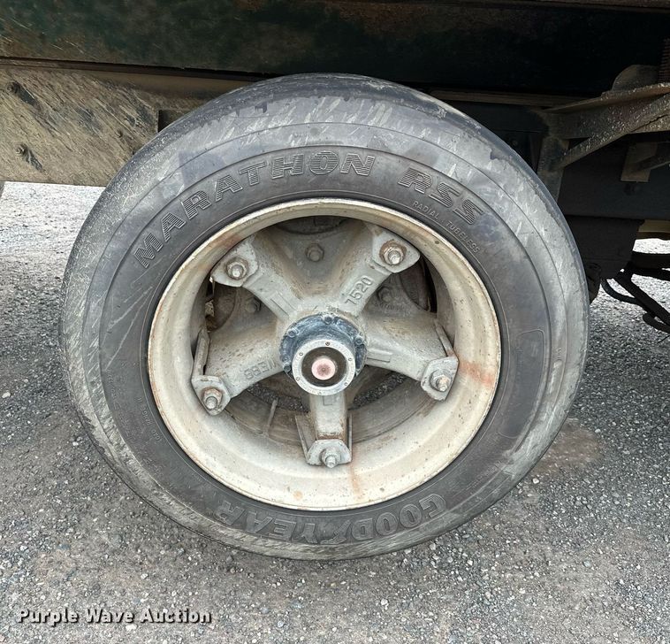 image for item MQ9368 1992 Mack RD688S  dump truck