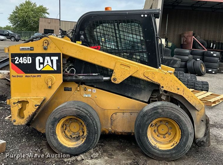 image for item MQ9370 2019 Caterpillar 246D  skid steer loader