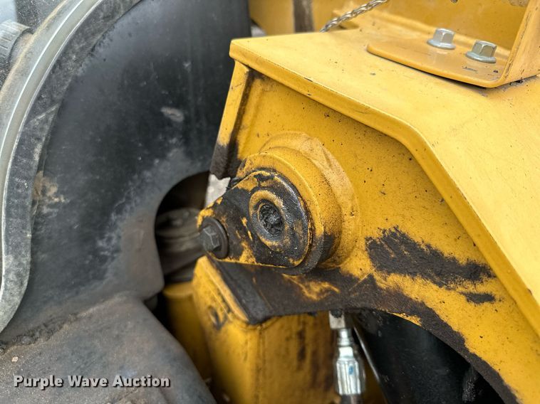image for item MQ9370 2019 Caterpillar 246D  skid steer loader