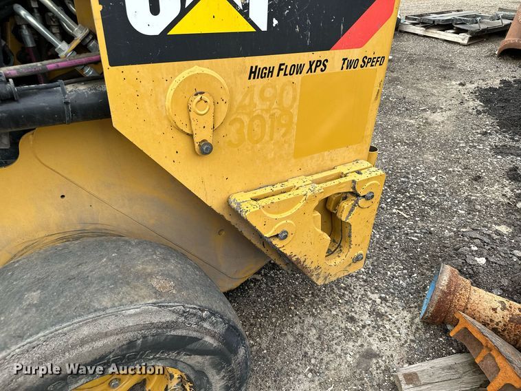 image for item MQ9370 2019 Caterpillar 246D  skid steer loader