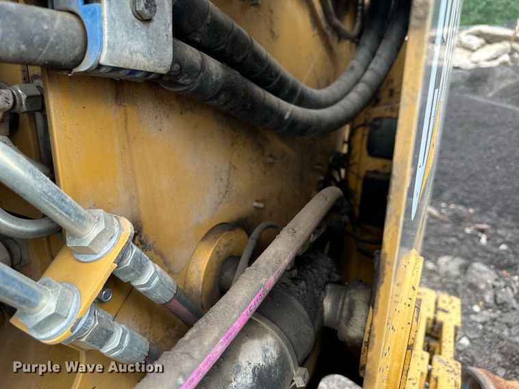 image for item MQ9370 2019 Caterpillar 246D  skid steer loader