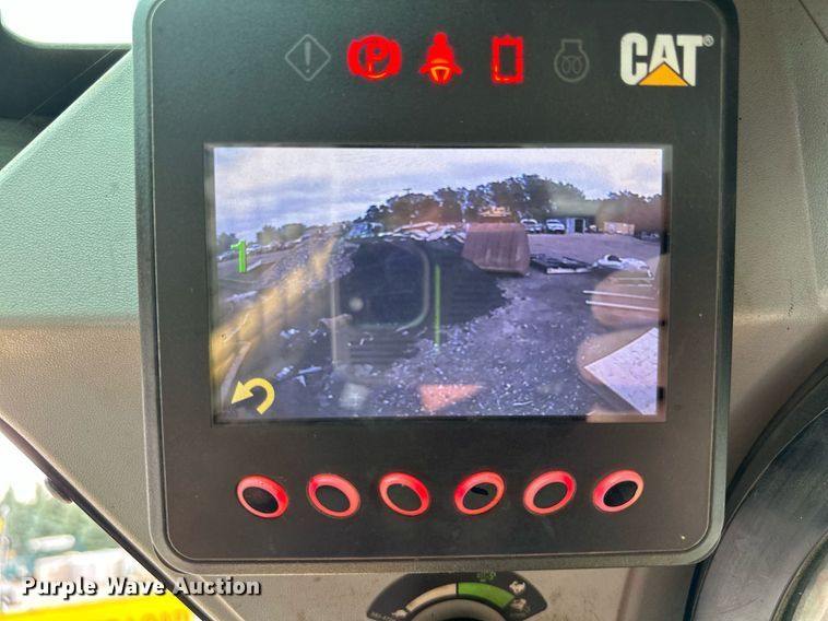 image for item MQ9370 2019 Caterpillar 246D  skid steer loader