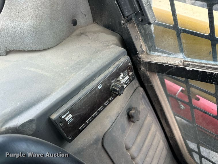 image for item MQ9370 2019 Caterpillar 246D  skid steer loader