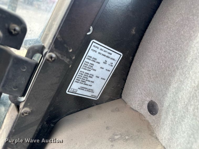 image for item MQ9370 2019 Caterpillar 246D  skid steer loader