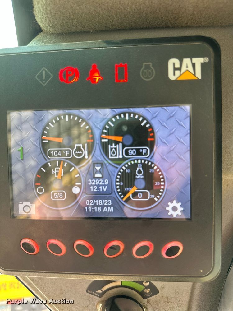 image for item MQ9370 2019 Caterpillar 246D  skid steer loader