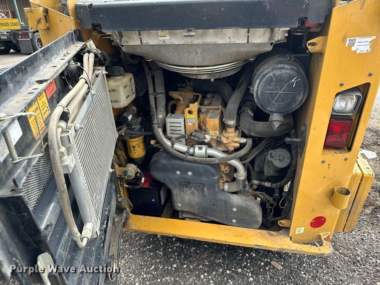 image for item MQ9370 2019 Caterpillar 246D  skid steer loader