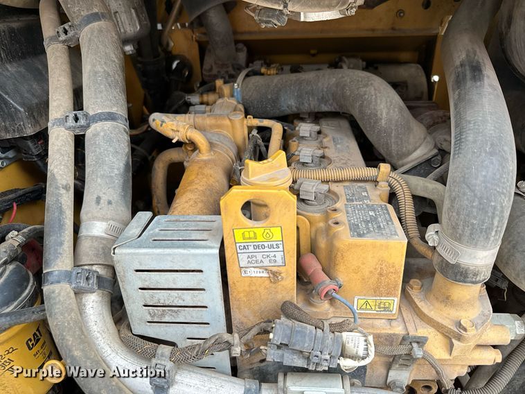 image for item MQ9370 2019 Caterpillar 246D  skid steer loader