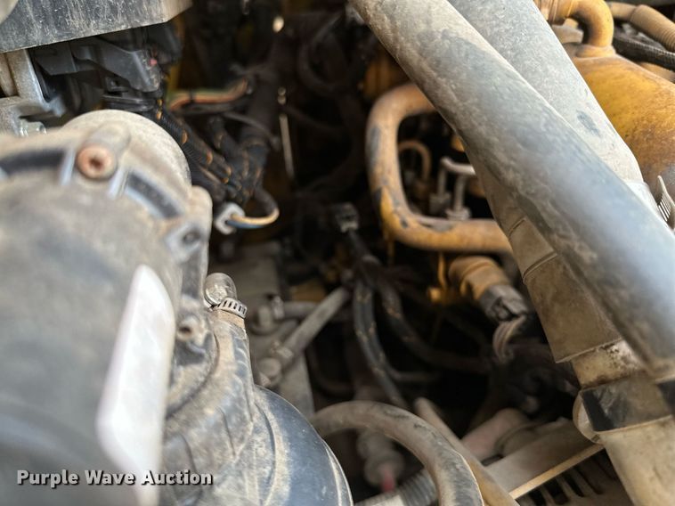 image for item MQ9370 2019 Caterpillar 246D  skid steer loader