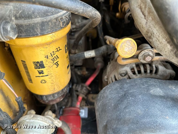 image for item MQ9370 2019 Caterpillar 246D  skid steer loader