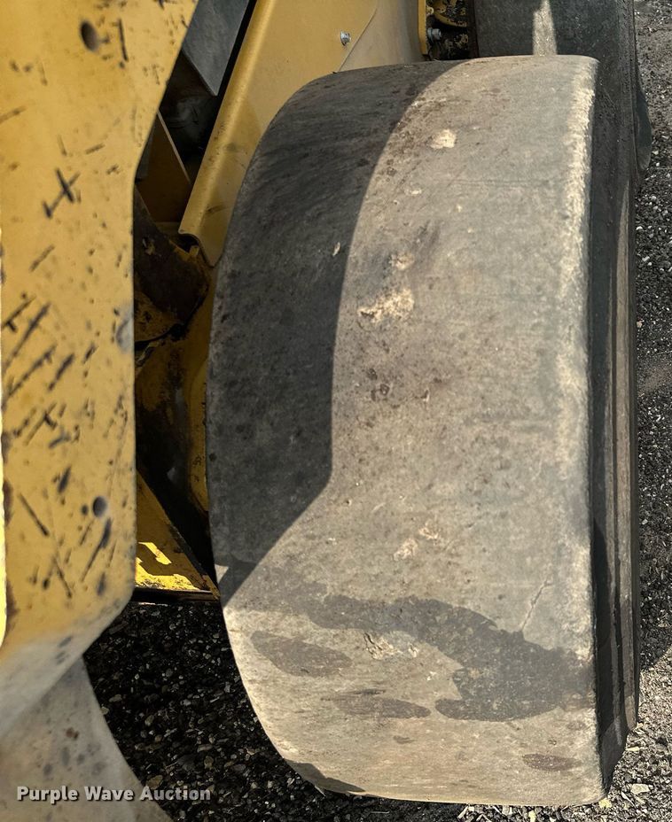 image for item MQ9370 2019 Caterpillar 246D  skid steer loader