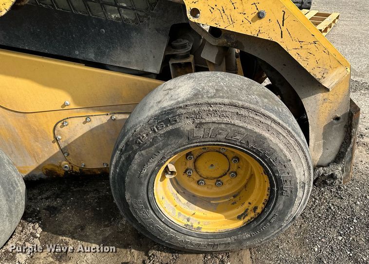 image for item MQ9370 2019 Caterpillar 246D  skid steer loader