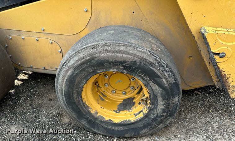 image for item MQ9370 2019 Caterpillar 246D  skid steer loader