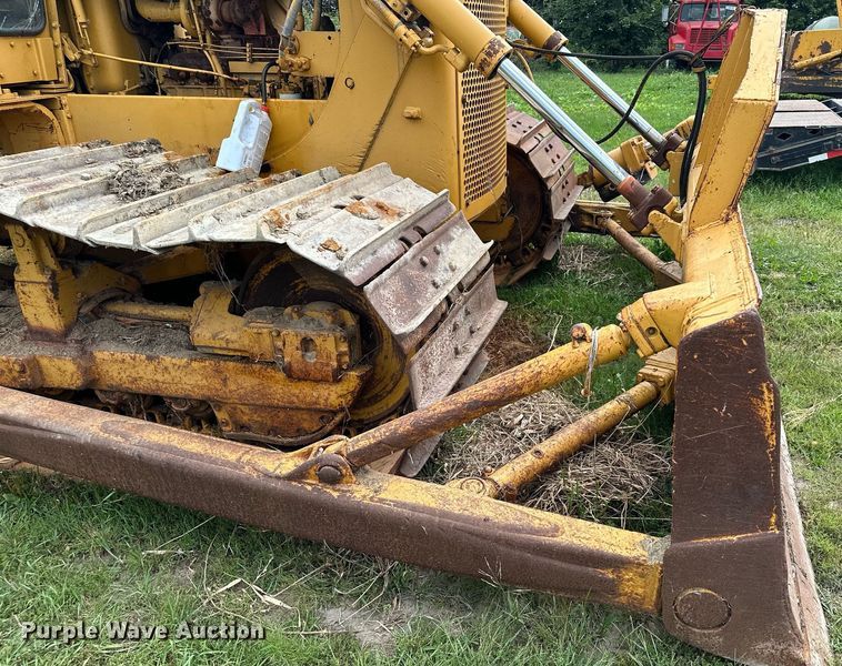 image for item MQ9376 1978 Caterpillar D6D  dozer