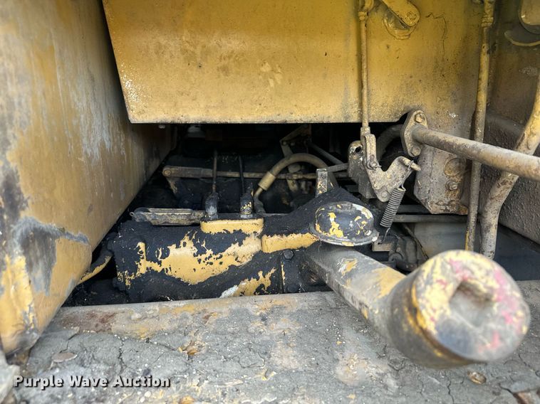 image for item MQ9376 1978 Caterpillar D6D  dozer