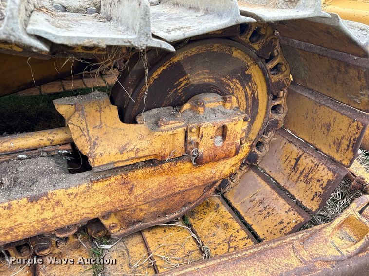 image for item MQ9376 1978 Caterpillar D6D  dozer