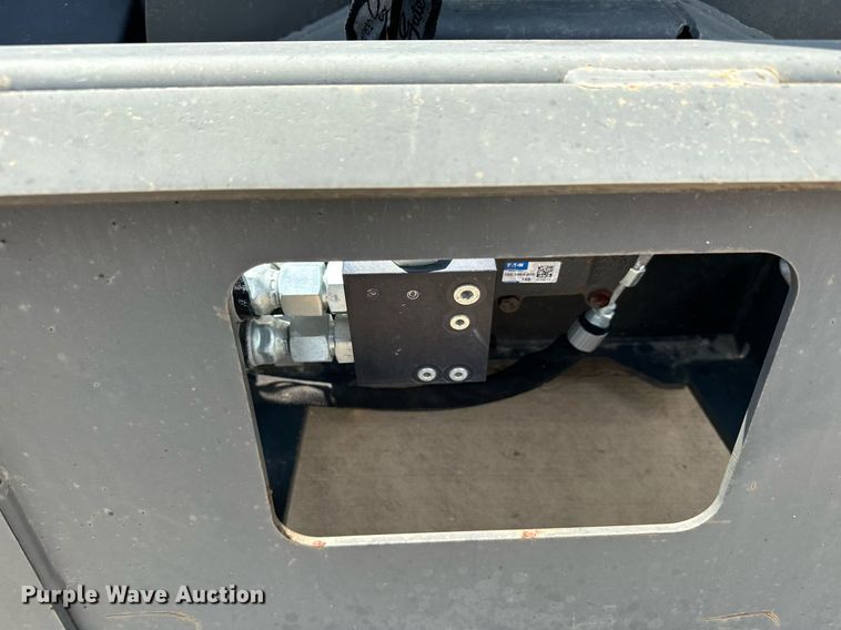 image for item MQ9382 2014 Bobcat SB240X 72  skid steer snow blower