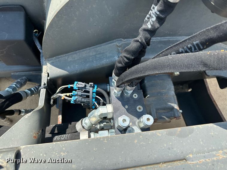 image for item MQ9382 2014 Bobcat SB240X 72  skid steer snow blower