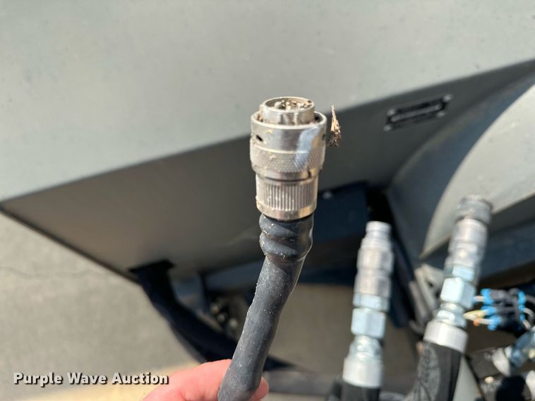 image for item MQ9382 2014 Bobcat SB240X 72  skid steer snow blower