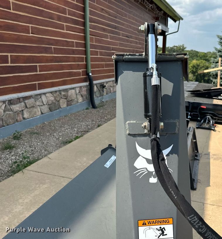 image for item MQ9382 2014 Bobcat SB240X 72  skid steer snow blower