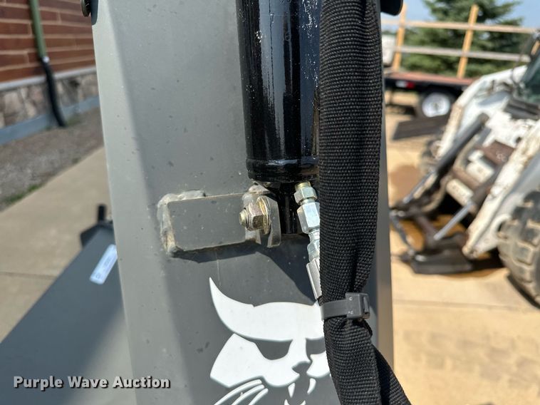 image for item MQ9382 2014 Bobcat SB240X 72  skid steer snow blower