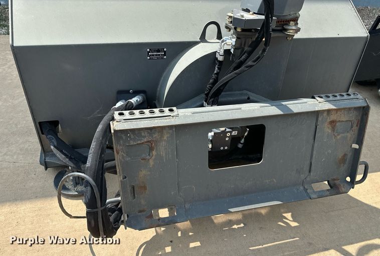 image for item MQ9382 2014 Bobcat SB240X 72  skid steer snow blower