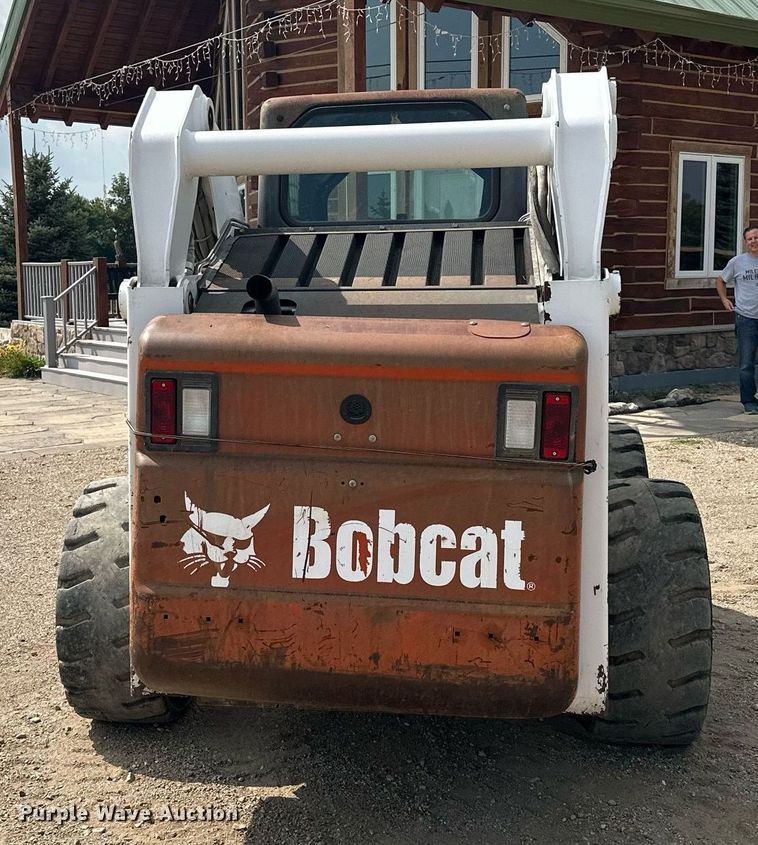 image for item MQ9384 2004 Bobcat S250  skid steer loader