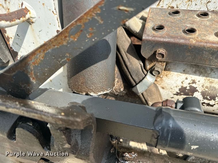 image for item MQ9384 2004 Bobcat S250  skid steer loader