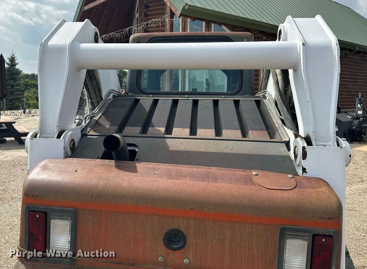 image for item MQ9384 2004 Bobcat S250  skid steer loader