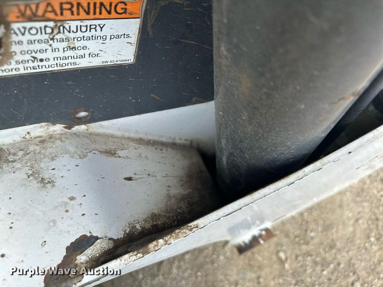 image for item MQ9384 2004 Bobcat S250  skid steer loader