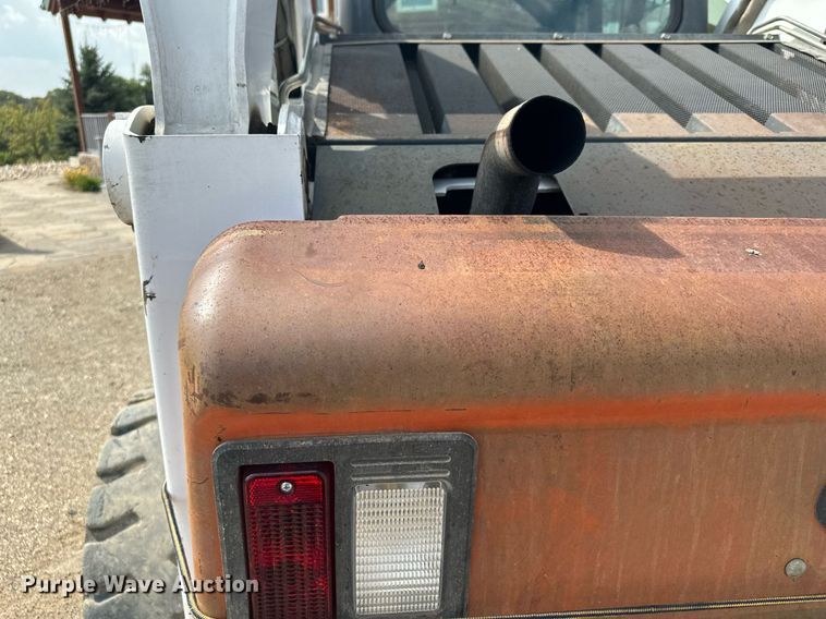 image for item MQ9384 2004 Bobcat S250  skid steer loader